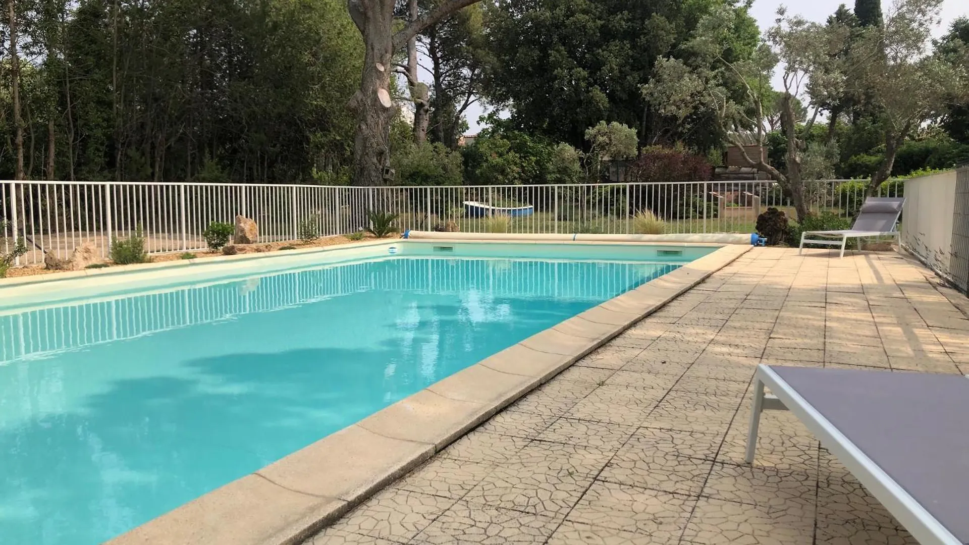 Gite 5 A 7 Personnes En Provence Dans Grand Jardin Avec Piscine Partagee Корнийон-Конфу Франция